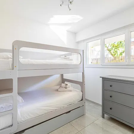 Apartment Charming In Residential Neighbourhood Cannes