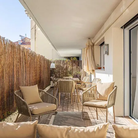 Apartment Charming In Residential Neighbourhood *